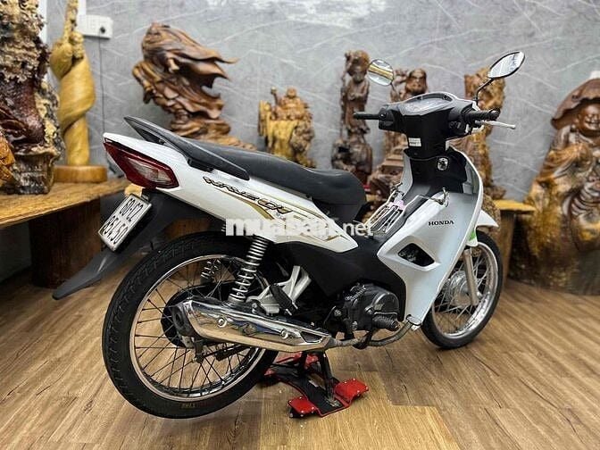 Honda Wave A 2021 dàn áo cứng cáp, máy êm ru