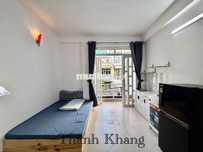 Cho Thuê Căn Hộ Bancol Máy Giặt Riêng Rộng 30m2 Gần Bờ Kè Hoàng Sa Q3