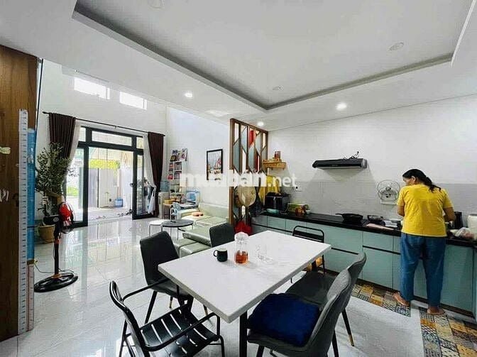 Bán Nhà Nam Hoà Xuân giá 6tỷ500(full nội thất)
