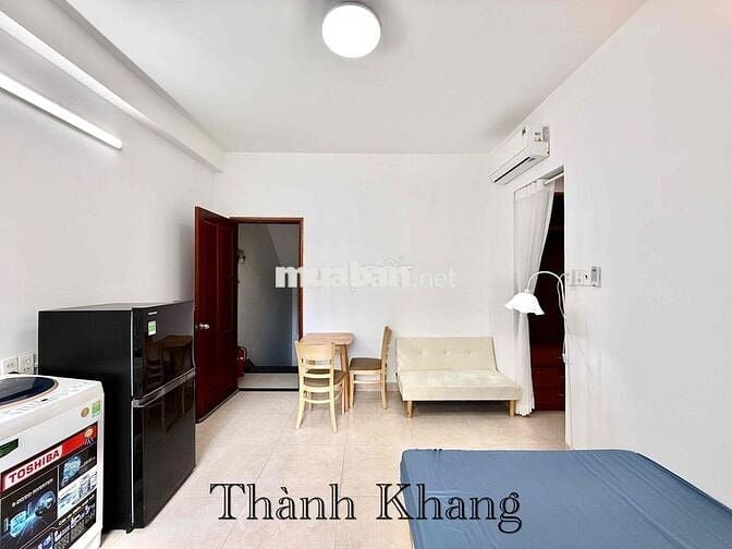 Cho Thuê Căn Hộ Bancol Máy Giặt Riêng Rộng 30m2 Gần Bờ Kè Hoàng Sa Q3