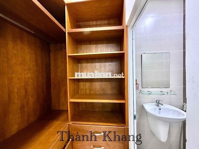 Cho Thuê Căn Hộ Bancol Máy Giặt Riêng Rộng 30m2 Gần Bờ Kè Hoàng Sa Q3