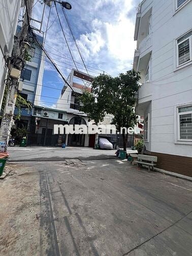 Cho Thuê Nhà DT 180m2 1Trệt 2Lầu 3Pn 3Wc Sân Thượng Hẻm Xe Tải Đậu