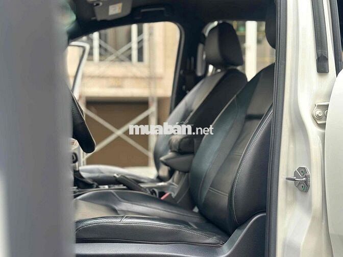 Ford Everest Titanium SX 2019 Trắng 7 chỗ