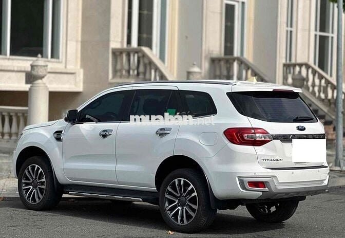 Ford Everest Titanium SX 2019 Trắng 7 chỗ