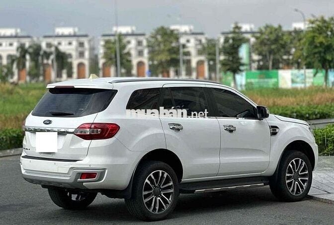 Ford Everest Titanium SX 2019 Trắng 7 chỗ