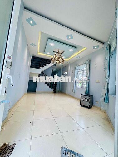 Cho Thuê Nhà DT 180m2 1Trệt 2Lầu 3Pn 3Wc Sân Thượng Hẻm Xe Tải Đậu