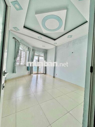 Cho Thuê Nhà DT 180m2 1Trệt 2Lầu 3Pn 3Wc Sân Thượng Hẻm Xe Tải Đậu