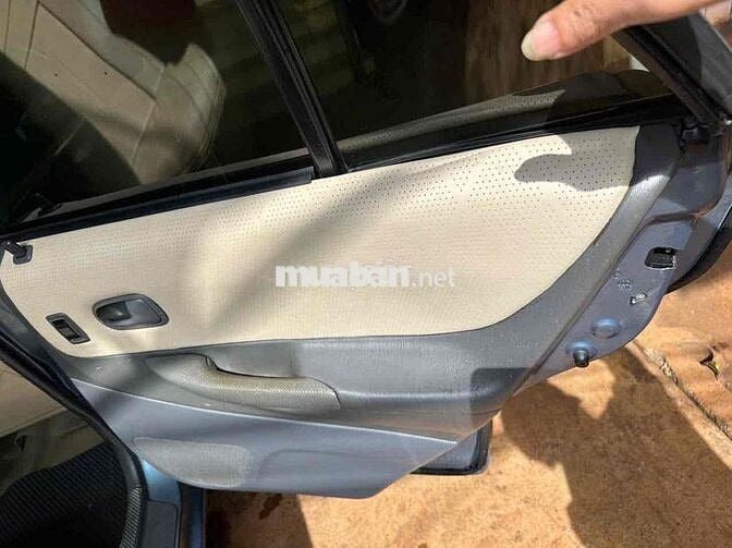 Ford Laser Xanh 2000