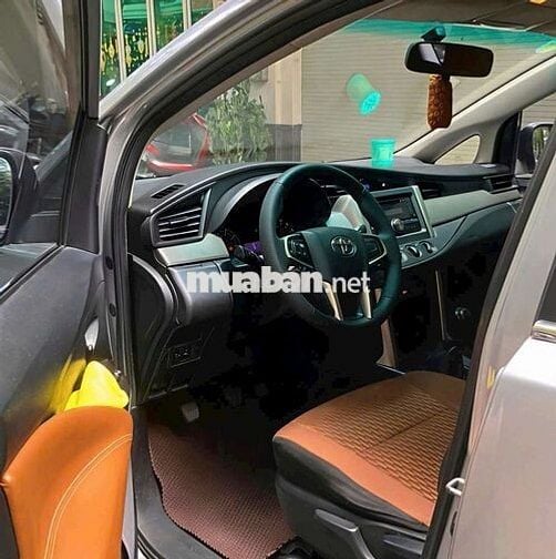 Gia đình cần bán xe Toyota Innova 2.0E SX 2017
