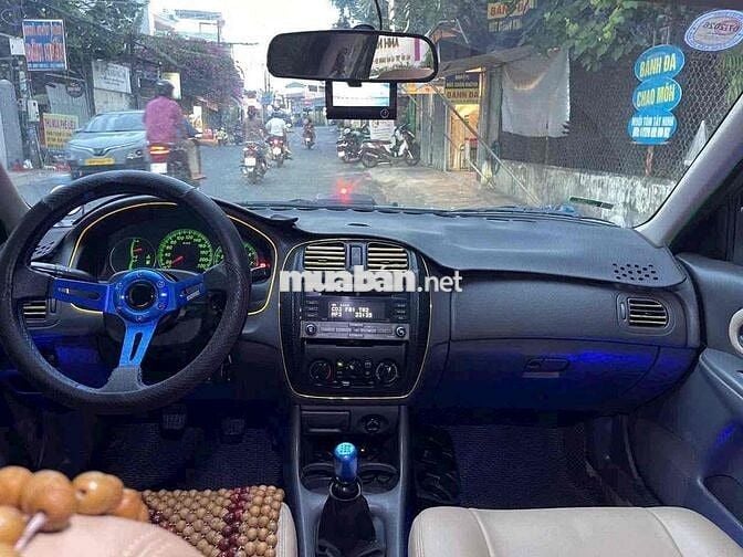 Ford Laser Xanh 2000