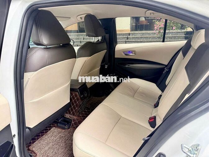 Toyota Altis 1.8 HEV 2022 Trắng Tự động