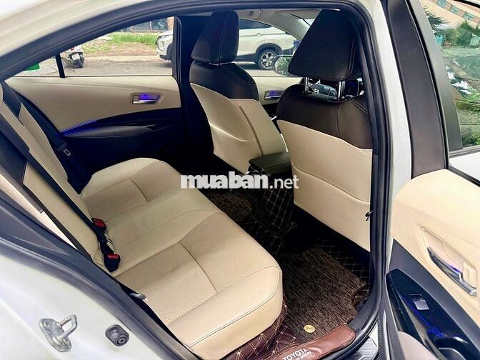 Toyota Altis 1.8 HEV 2022 Trắng Tự động