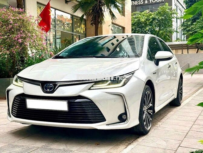Toyota Altis 1.8 HEV 2022 Trắng Tự động