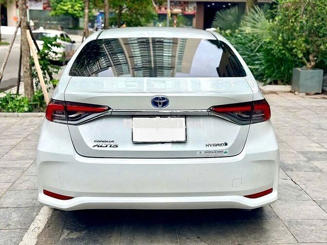 Toyota Altis 1.8 HEV 2022 Trắng Tự động