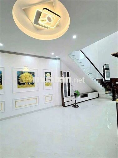 cần bán nhà 3pn gác lững, sổ hồng riêng, ở chợ thạnh phú.