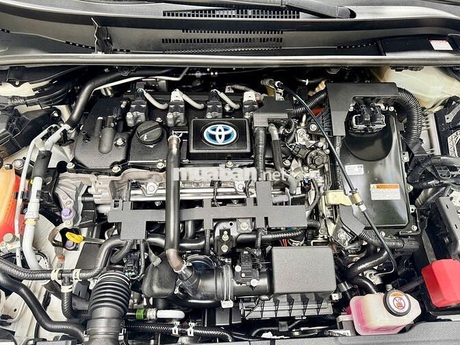 Toyota Altis 1.8 HEV 2022 Trắng Tự động