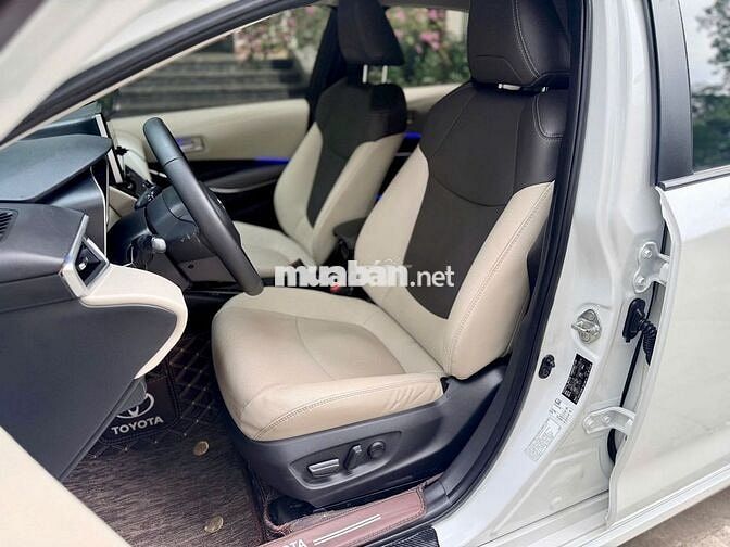 Toyota Altis 1.8 HEV 2022 Trắng Tự động