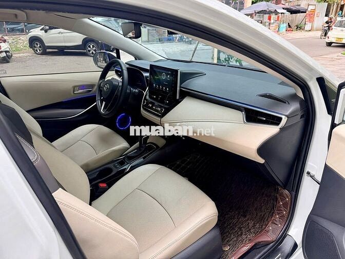 Toyota Altis 1.8 HEV 2022 Trắng Tự động