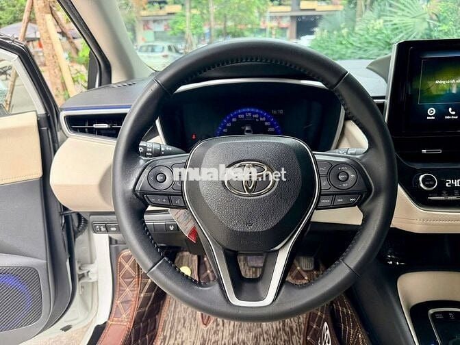 Toyota Altis 1.8 HEV 2022 Trắng Tự động