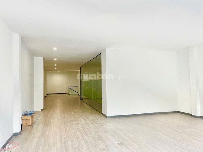 Cho thuê nhanh nhà mặt đường Hai Bà Trưng ,  Phường 5 , Quận 3 cũ 