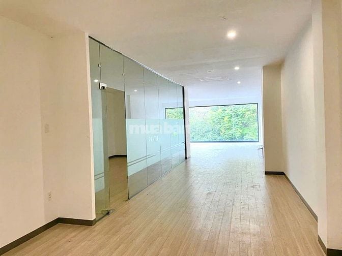 Cho thuê nhanh nhà mặt đường Hai Bà Trưng ,  Phường 5 , Quận 3 cũ 