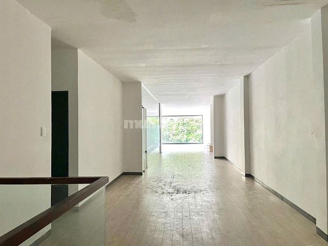 Cho thuê nhanh nhà mặt đường Hai Bà Trưng ,  Phường 5 , Quận 3 cũ 