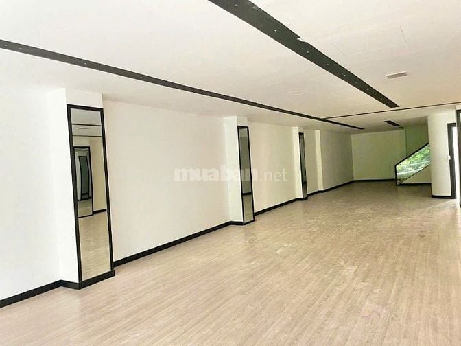 Cho thuê nhanh nhà mặt đường Hai Bà Trưng ,  Phường 5 , Quận 3 cũ 