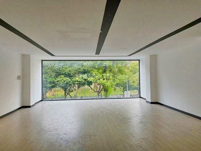 Cho thuê nhanh nhà mặt đường Hai Bà Trưng ,  Phường 5 , Quận 3 cũ 