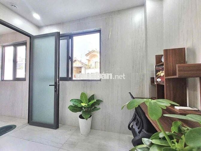 CHDV Full nội thất có thang máy tại Cống Quỳnh,Q1