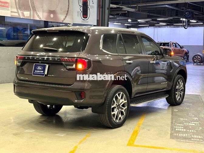 Ford Everest 2 Cầu Titanium 2024 4x4 33.000km