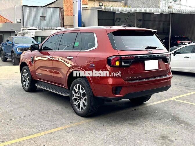 Ford Everest Titanium 2023 4x4 Đỏ cam 45.000 km