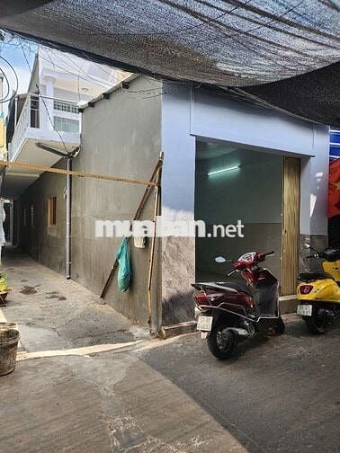 Mặt bằng kinh doanh kết hợp ở tại hẻm 1041 Trần Xuân Soạn, P. Tân Hưng