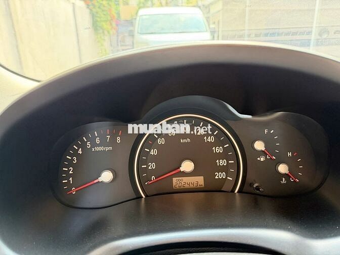 Kia Carnival MT 2009 8 chỗ Đen