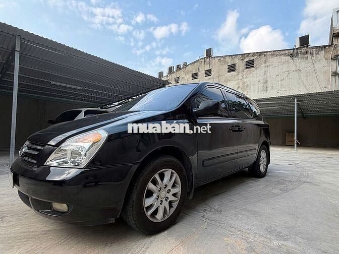Kia Carnival MT 2009 8 chỗ Đen