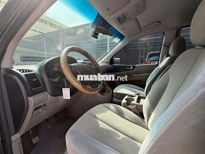 Kia Carnival MT 2009 8 chỗ Đen