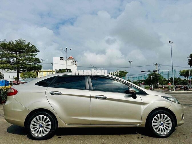 Ford Fiesta 2012 Tự động Vàng cát