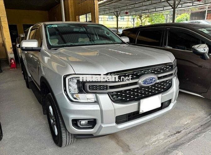 Ford 2 cầu Ranger XLS 2024 4x4 Bạc 79.000km