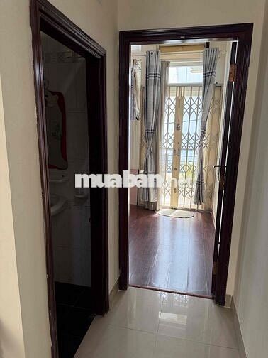 Cho thuê nhà nguyên căn 4x20m, 3PN, 4WC, full nội thất, hẻm xe hơi – N