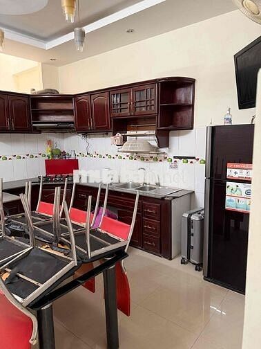 Cho thuê nhà nguyên căn 4x20m, 3PN, 4WC, full nội thất, hẻm xe hơi – N