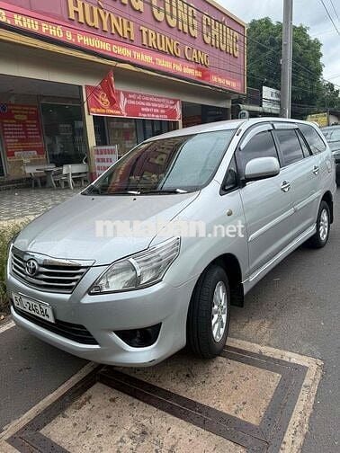 Toyota Innova 2013 8 chỗ Bạc