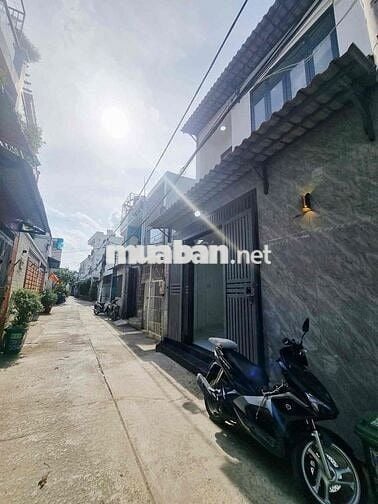 NHÀ 2 TẦNG ĐƯỜNG 5M KHU VÍP HUỲNH THỊ HAI TMT CỰC ĐẸP Ở NGAY