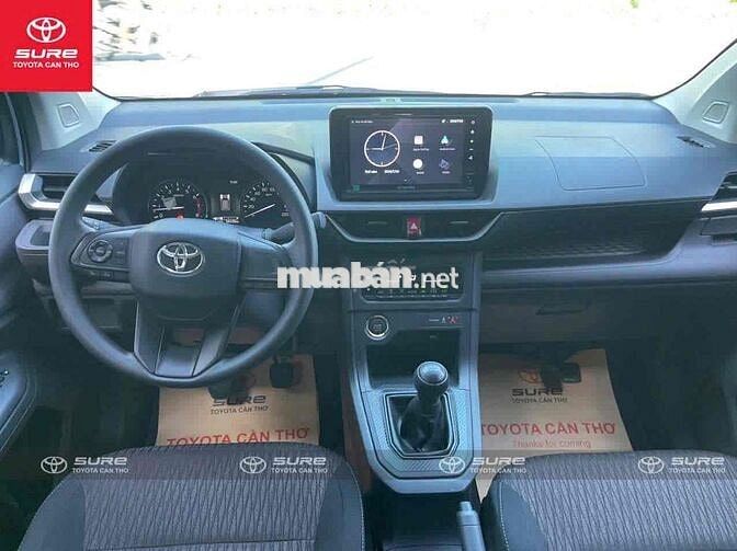 Toyota Avanza Premio 1.5G Số sàn 2024 Bạc