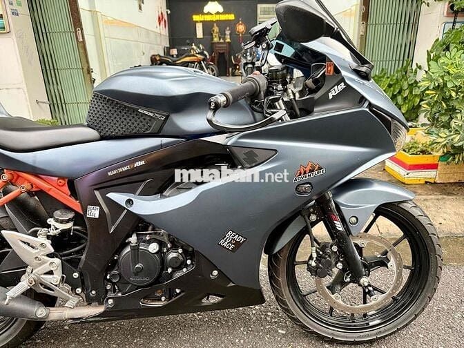 Suzuki GSX150R 2018 bs61