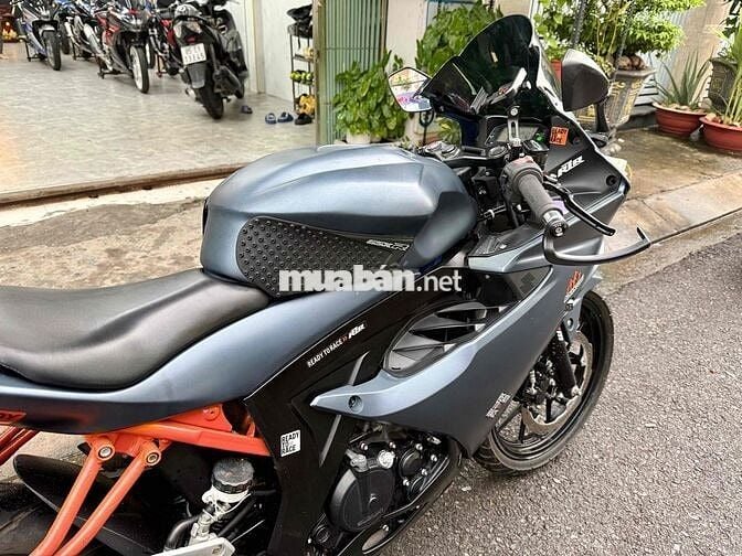 Suzuki GSX150R 2018 bs61