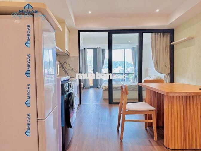  CĂN HỘ 2 PHÒNG NGỦ BALCONY - KHU TRUNG TÂM - VIEW SÔNG BIỂN