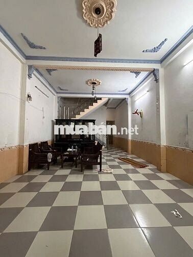 *Cho thuê nhà 2 tầng, đường Nguyễn Xí, giá thuê 11tr/tháng lâu dài