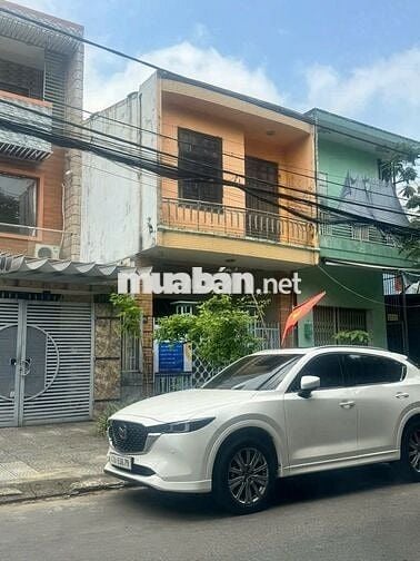 *Cho thuê nhà 2 tầng, đường Nguyễn Xí, giá thuê 11tr/tháng lâu dài