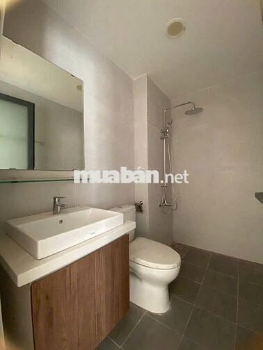 Cho thuê căn 2pn 2wc ( có rèm )