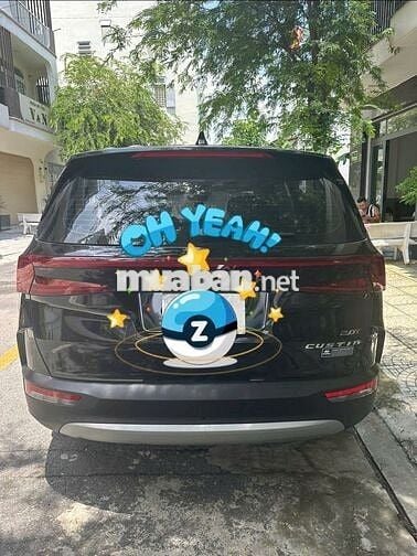 Hyundai Custin 7 chỗ Tự động Xăng 13.000 km Đen