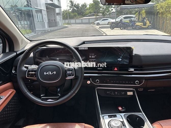 KIA CARNIVAL 2.2D SIGNATUTE 2024 TRẮNG